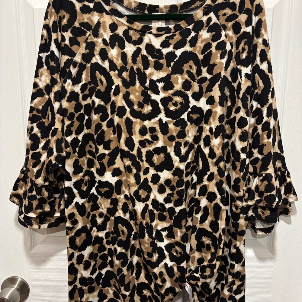Stylish Leopard Print Blouse with Ruffle Sleeves